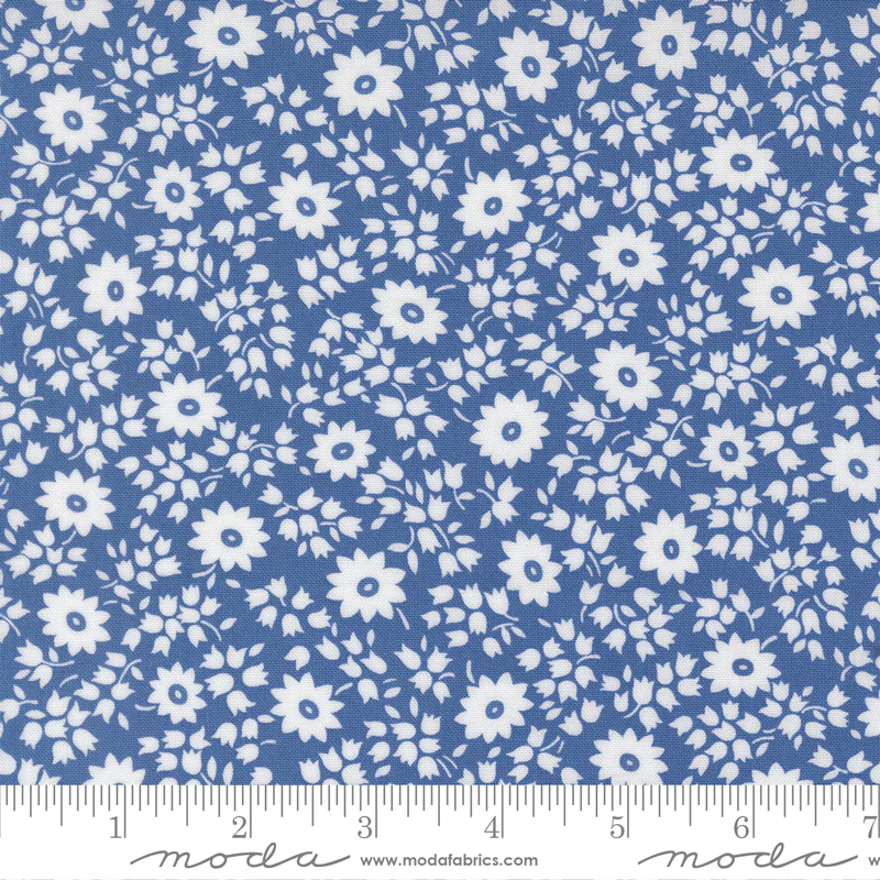 Moda 30's Playtime 2025 23372 18 Bluebell Perky Posies By The Yard